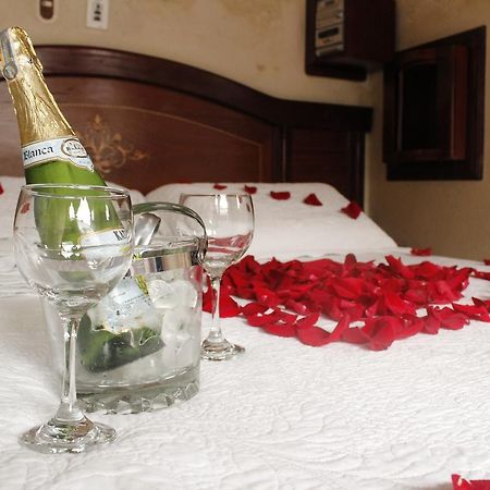 בוגוטה Motel Piramides De Cristal מראה חיצוני תמונה