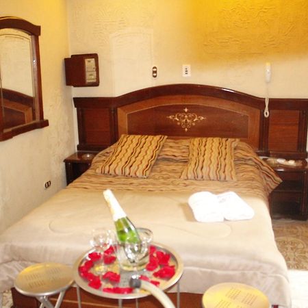 בוגוטה Motel Piramides De Cristal מראה חיצוני תמונה