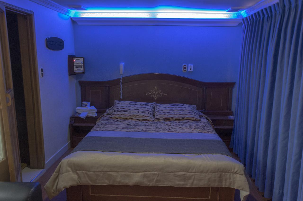 בוגוטה Motel Piramides De Cristal מראה חיצוני תמונה
